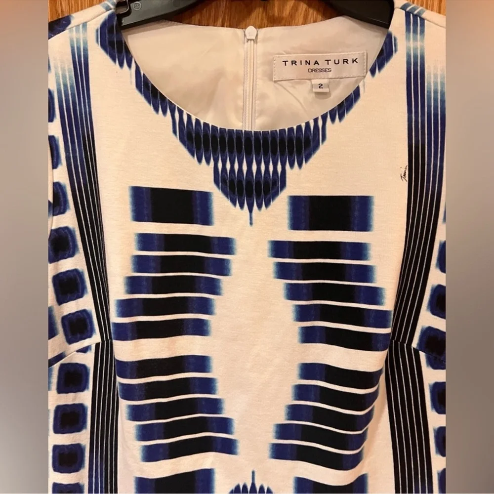 Trina Turk Kiara Geometric Mini Shift Dress‎ in Midnight Blue & White Size 2 - Picture 5 of 14